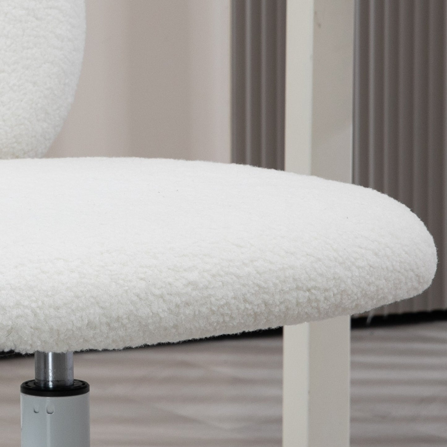 Swivel office chair, adjustable in height, Teddy Fleece, 120 kg capacity