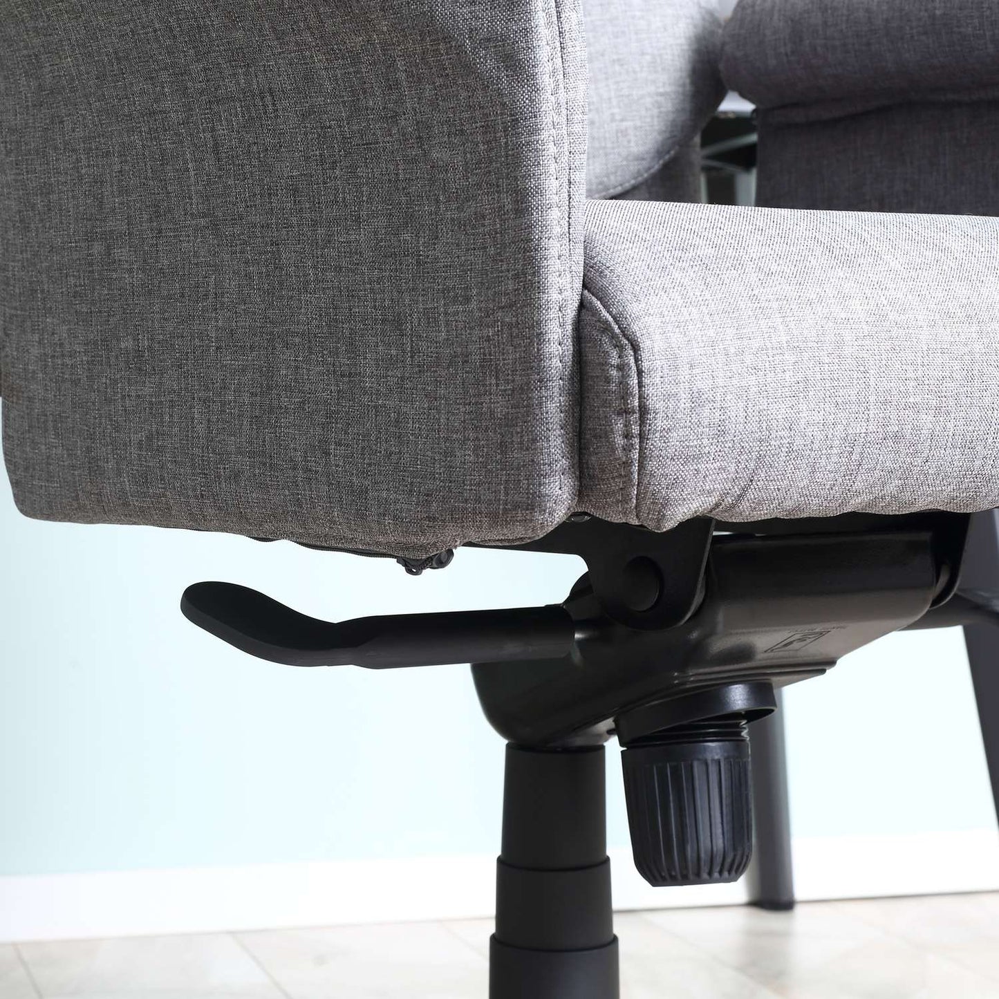 Ergonomic swivel office chair, adjustable armrests, light grey