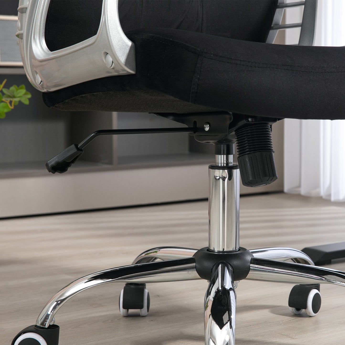 Ergonomic office chair in synthetic leather, adjustable, black