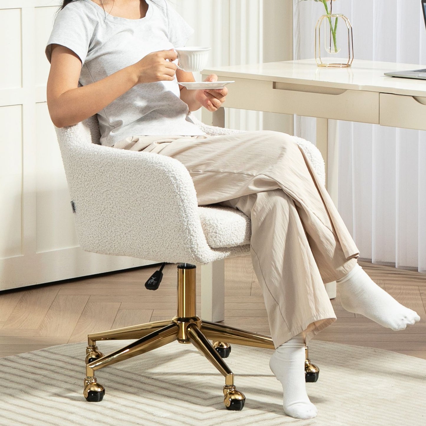 Height-adjustable office chair in velvet, swivel, cream white