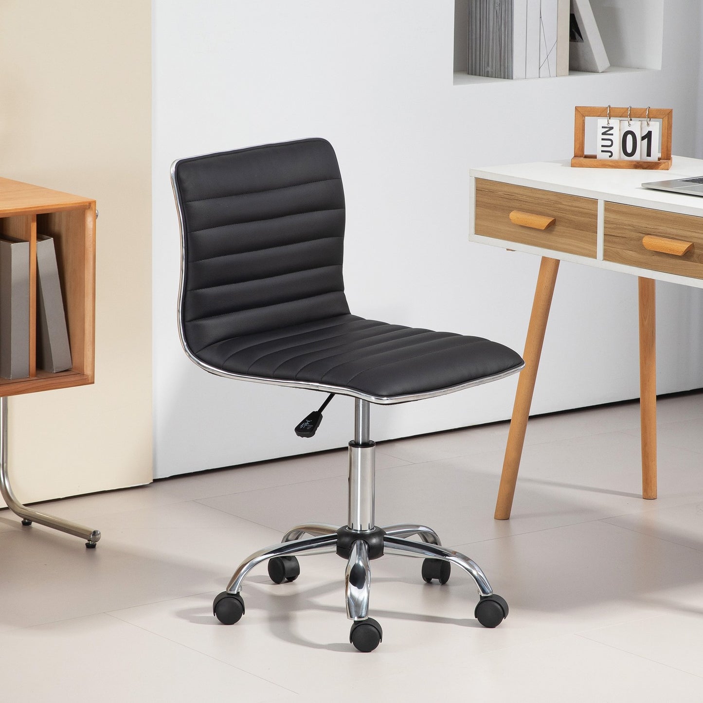 Ergonomic office chair, adjustable swivel, black, 120 kg Capacity
