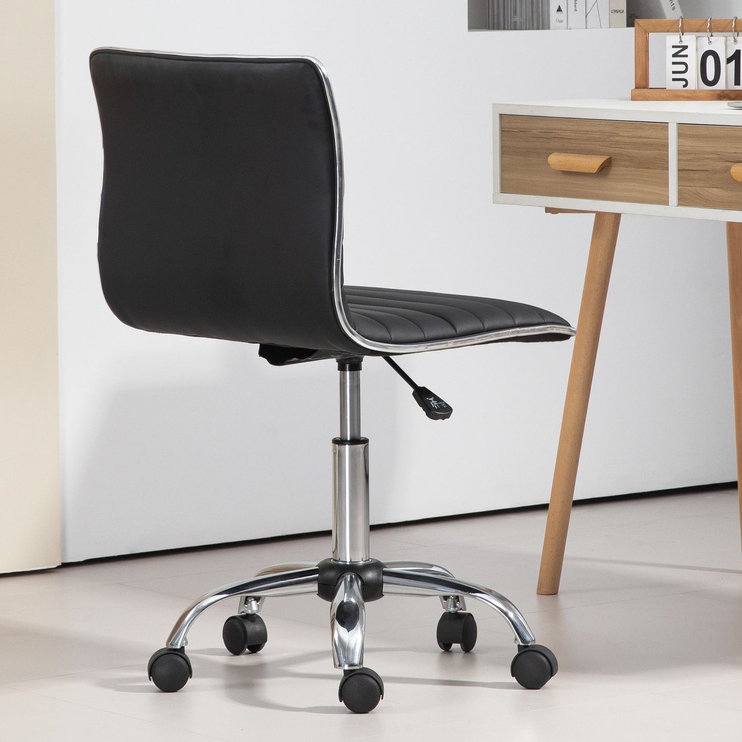 Ergonomic office chair, adjustable swivel, black, 120 kg Capacity