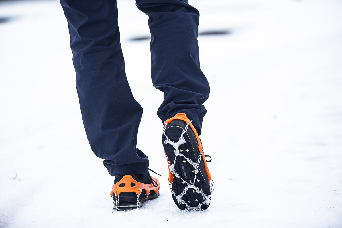 Orange Crampons, Size M, Non-Slip Traction