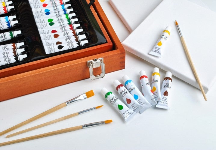 Painting set 174 pieces in a suitcase