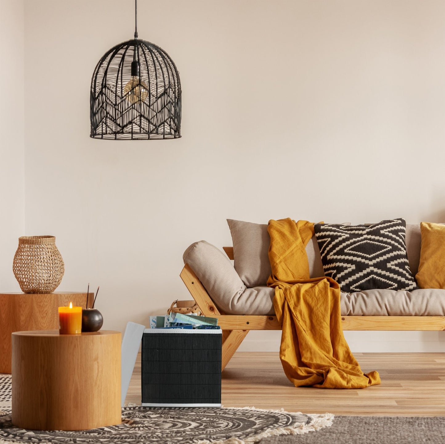 Pallet with storage space