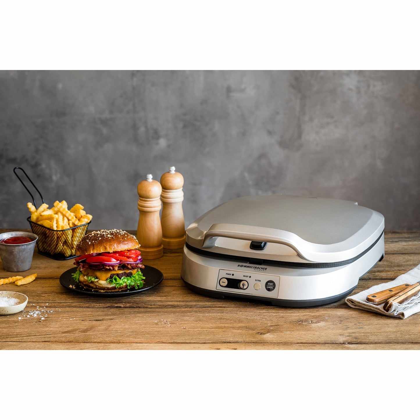 Pancake iron PC 1800 4 baking trays 1800W 3.5kg