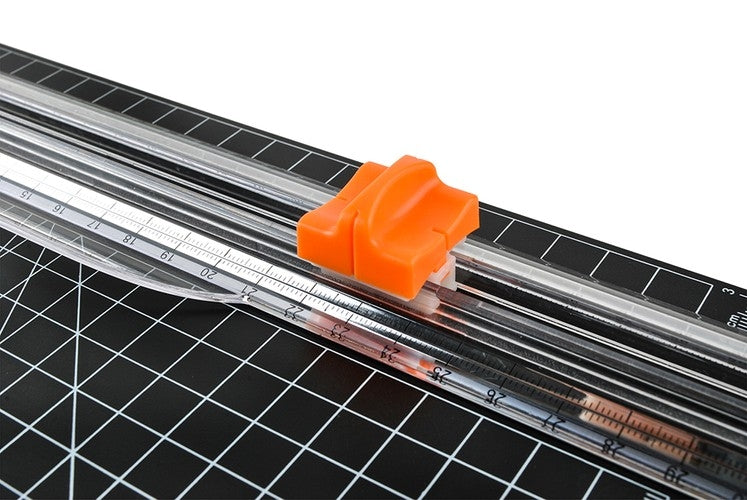 Paper cutter - trimmer