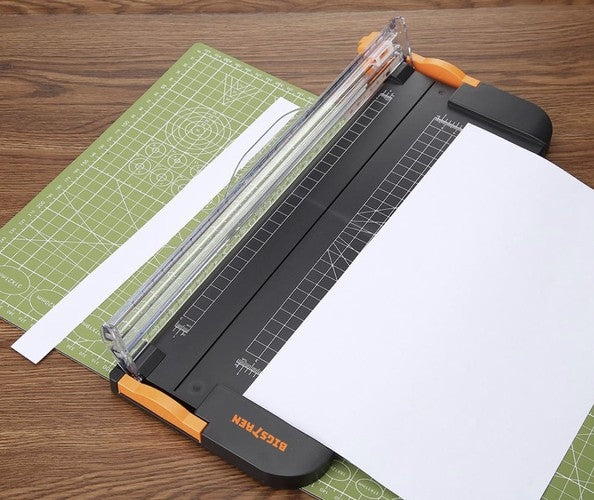 Paper cutter - trimmer
