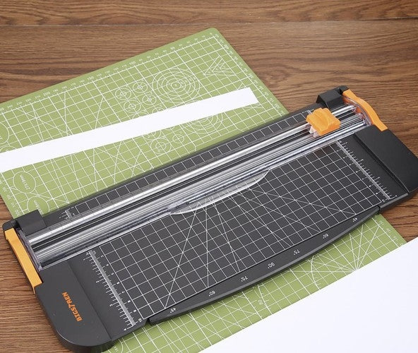 Paper cutter - trimmer