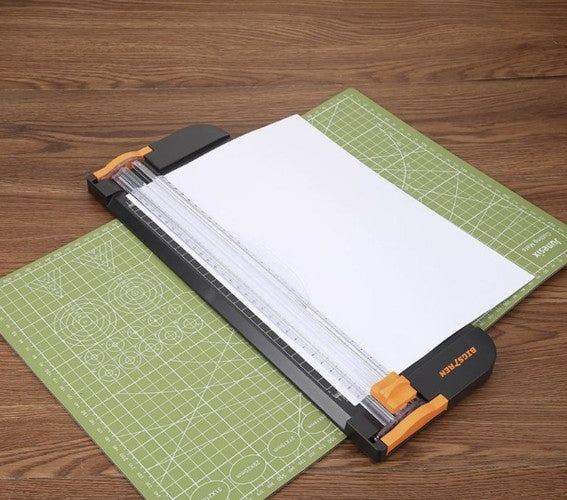 Paper cutter - trimmer