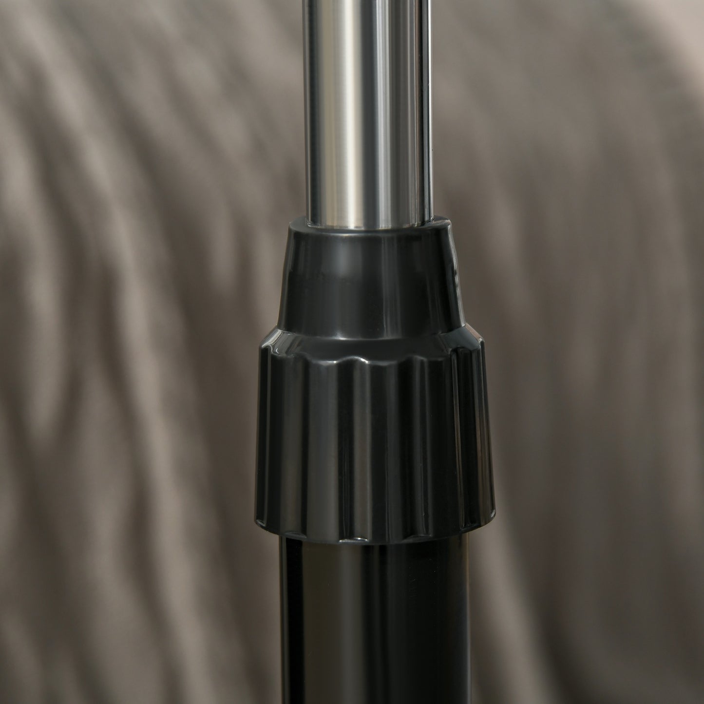 Pedestal fan with remote control, adjustable height and 3 speeds
