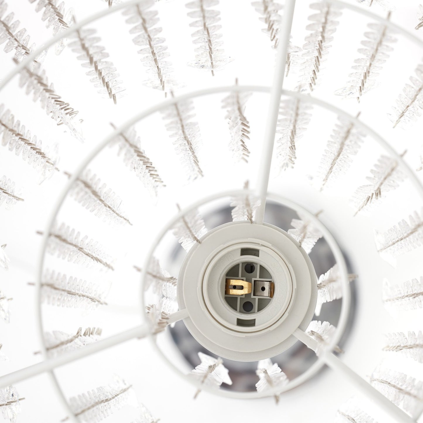 Pendant lamp with crystals