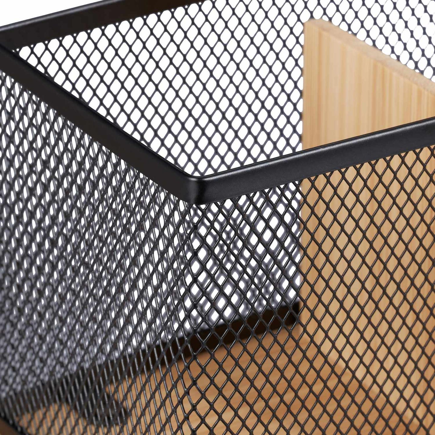 Pen holder in bamboo and mesh