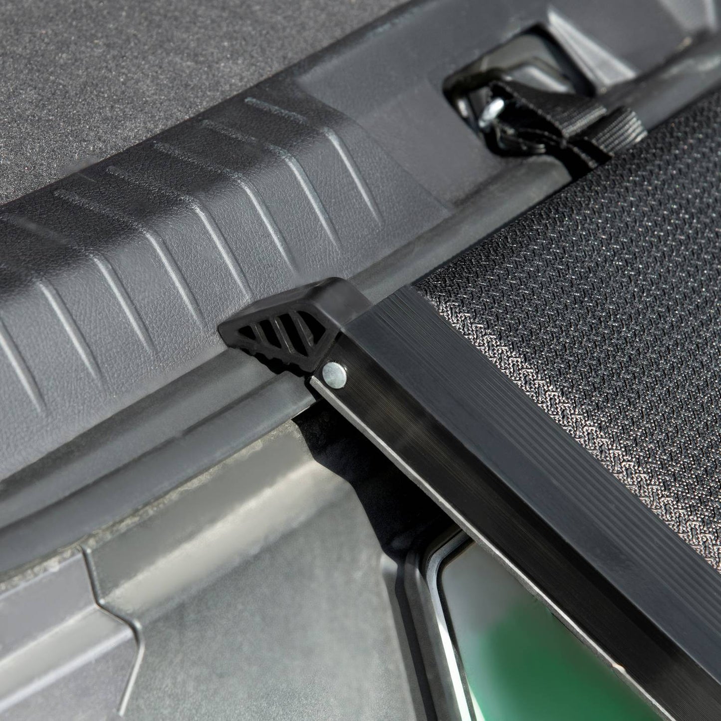 Folding aluminum dog ramp, non-slip, supports up to 40 kg