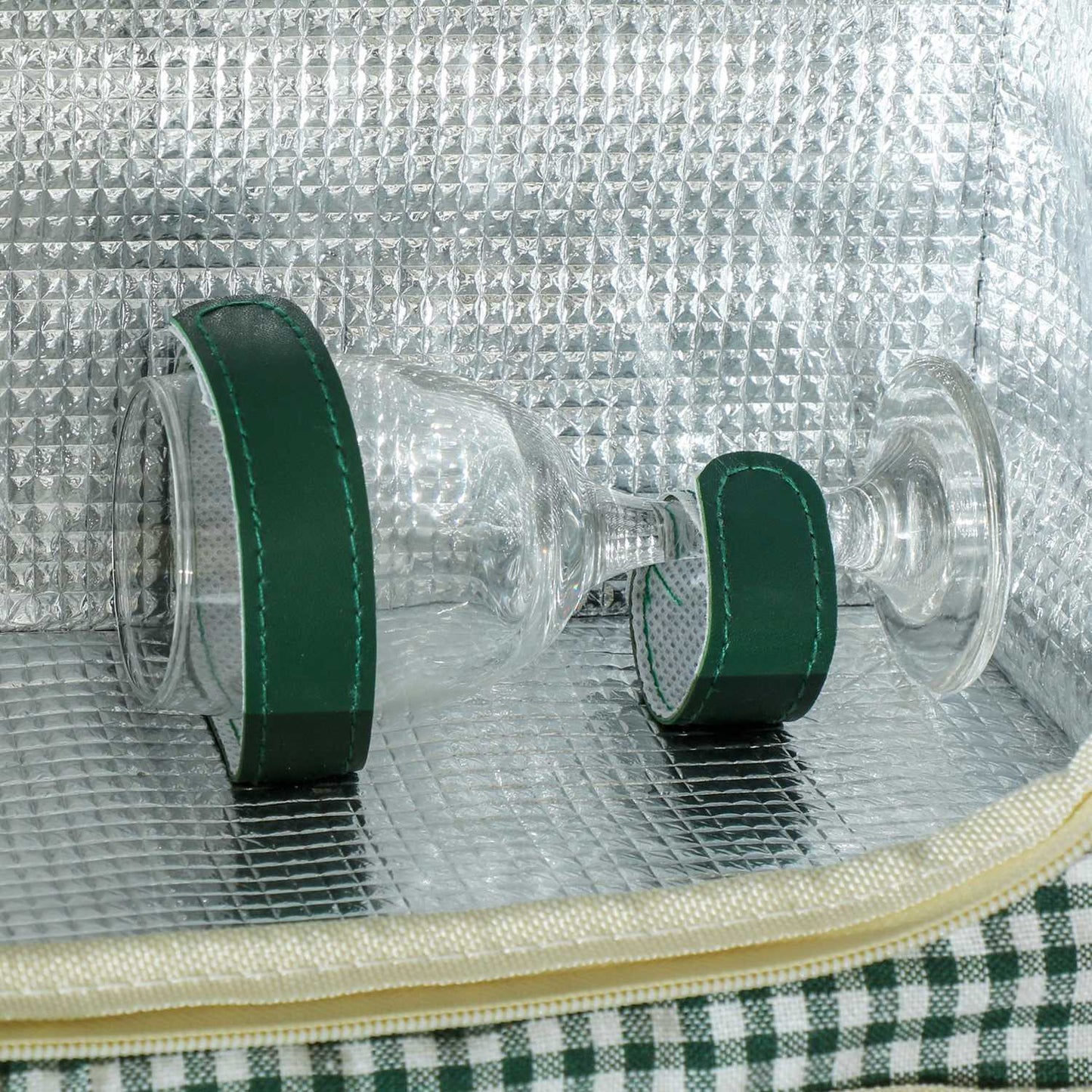 Arrow basket for 2 with cooler and cutlery