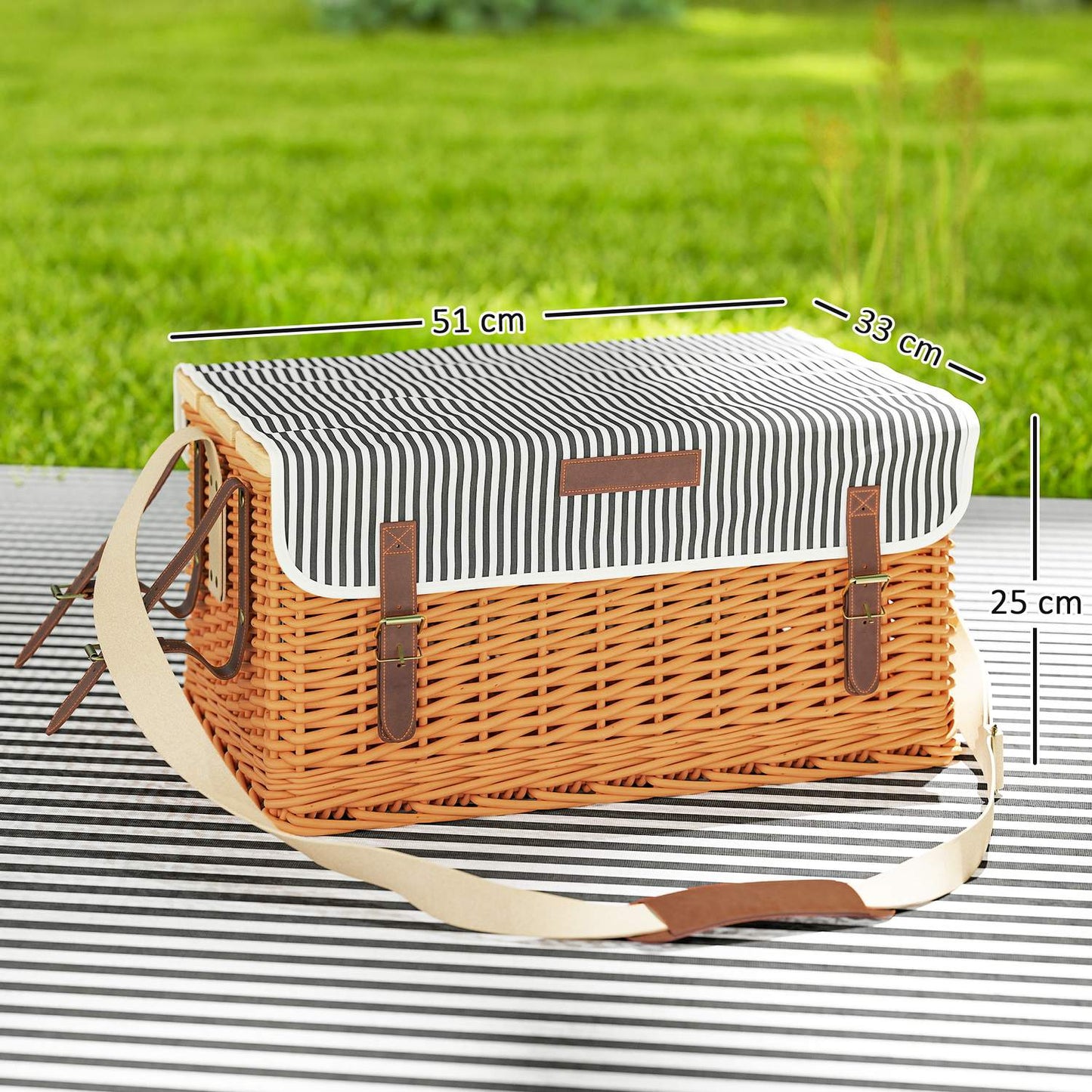 Willow picnic basket for 4 with blanket & cutlery set
