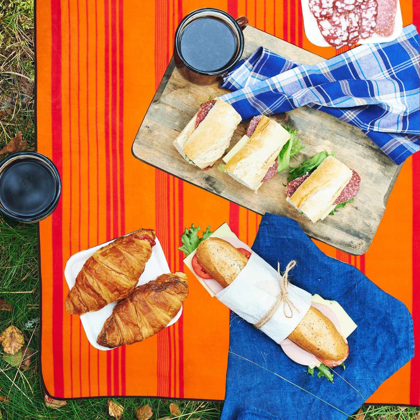 Picnic blanket 200 x 200 cm striped