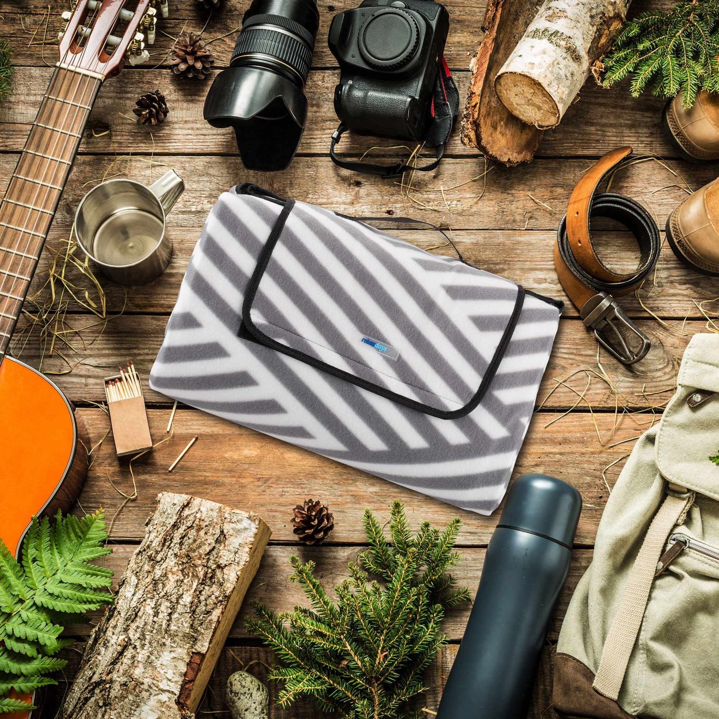 Picnic blanket 200 x 200 cm striped