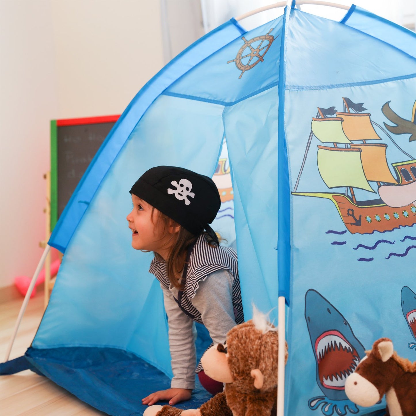 Pirate play tent in blue
