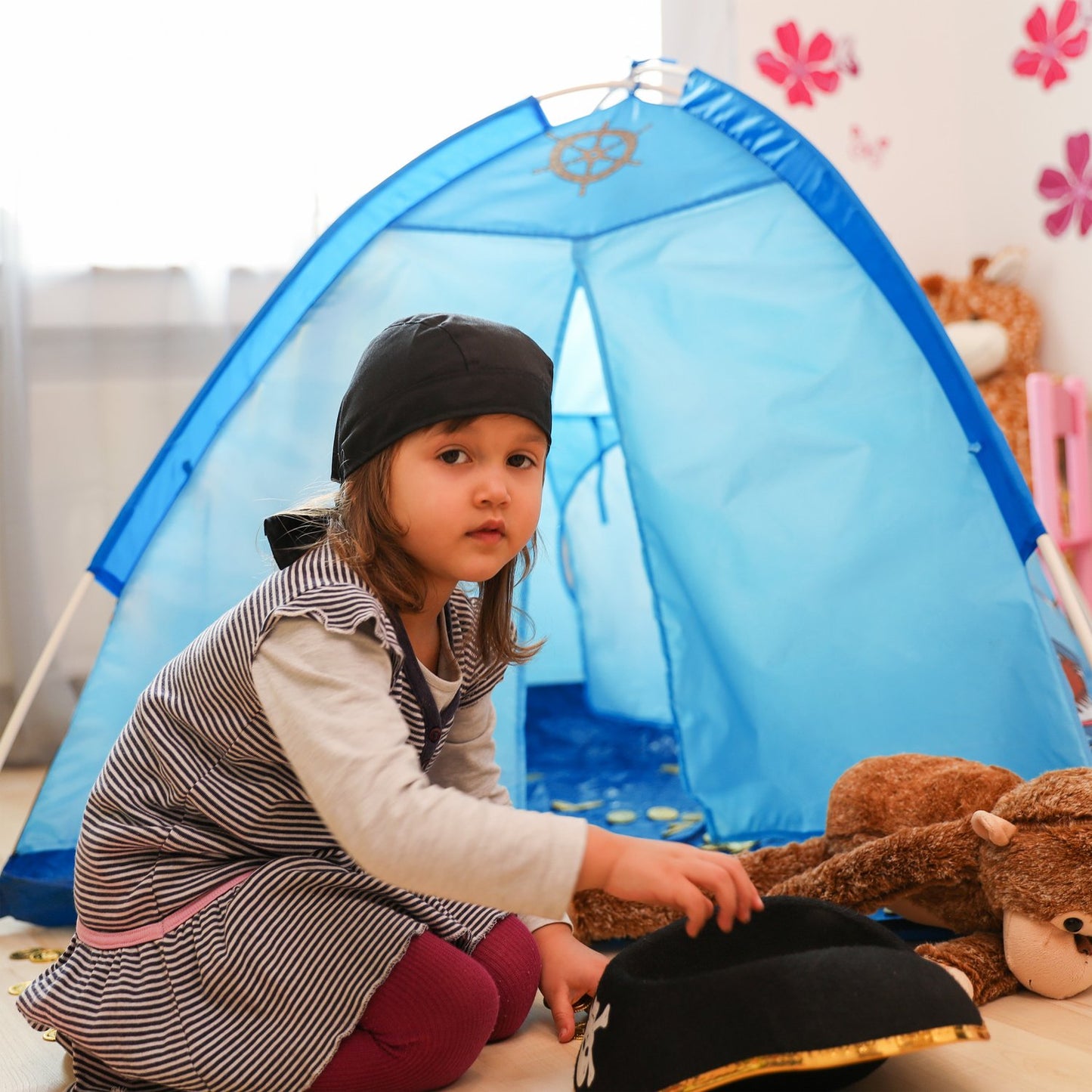 Pirate play tent in blue