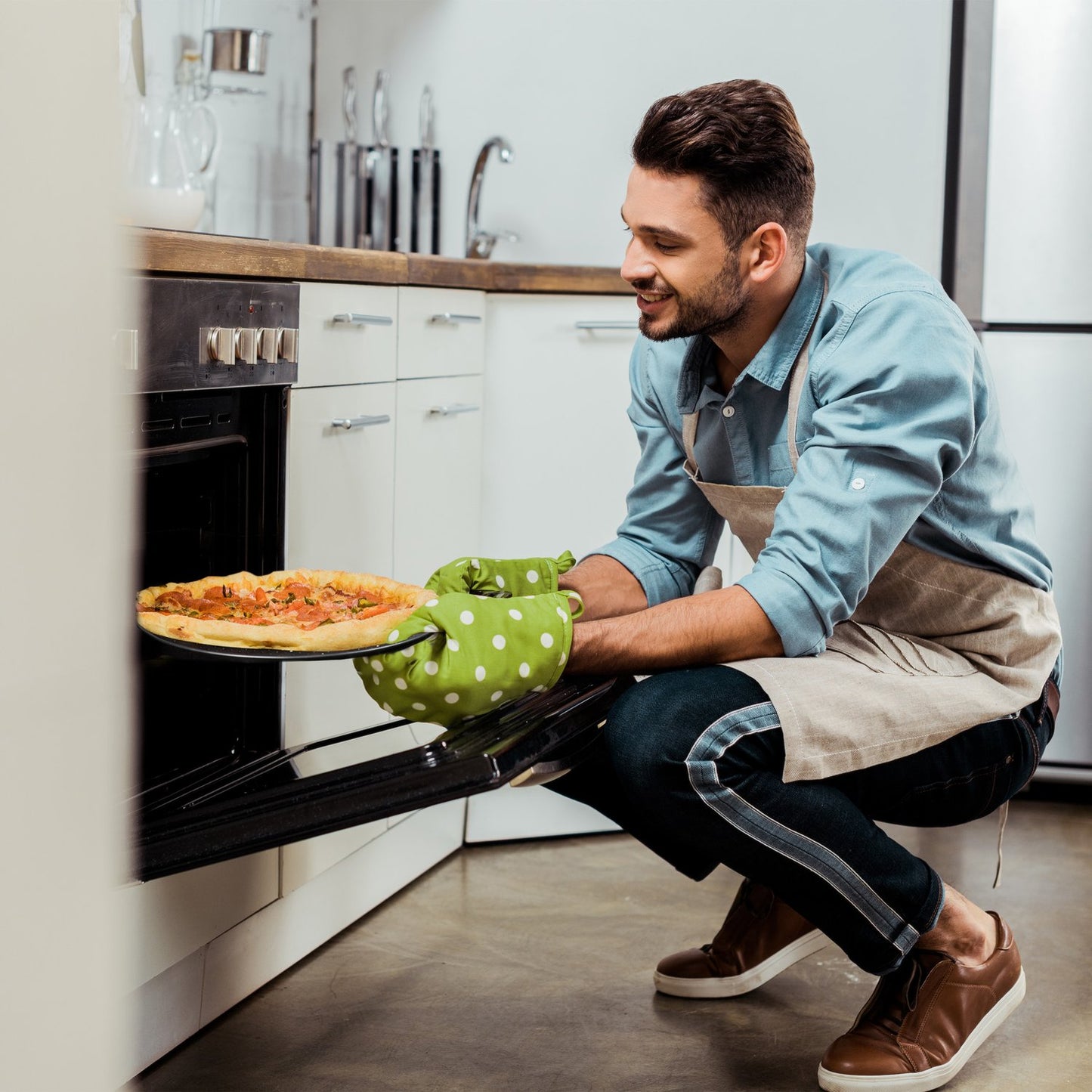 Pizza plate set of 4 with stand