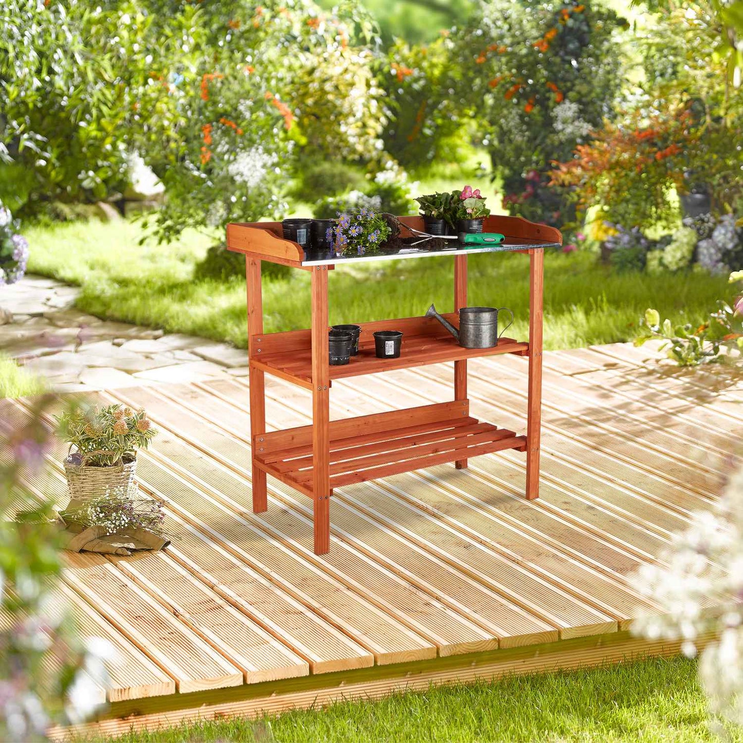 Planter table with metal plate