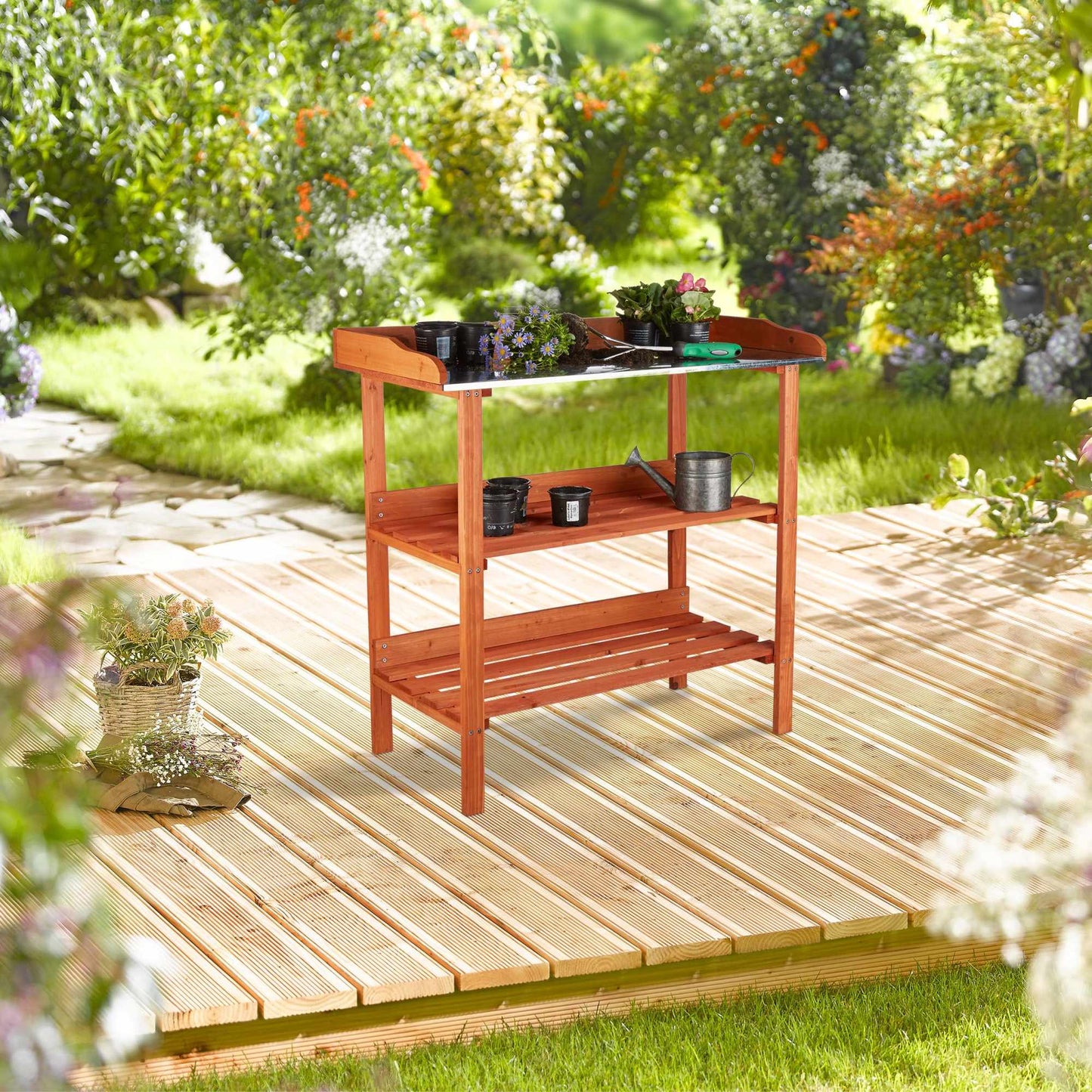 Planter table with metal plate