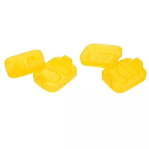 Plastic mass in a Kruzzel 23202 suitcase