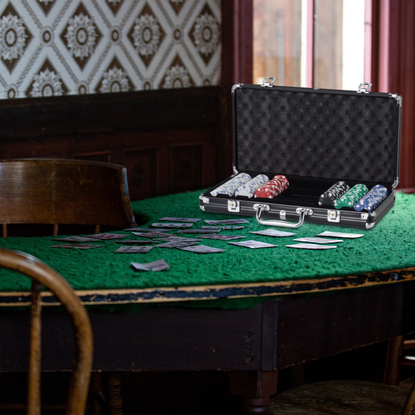 Poker bag with 300 chips