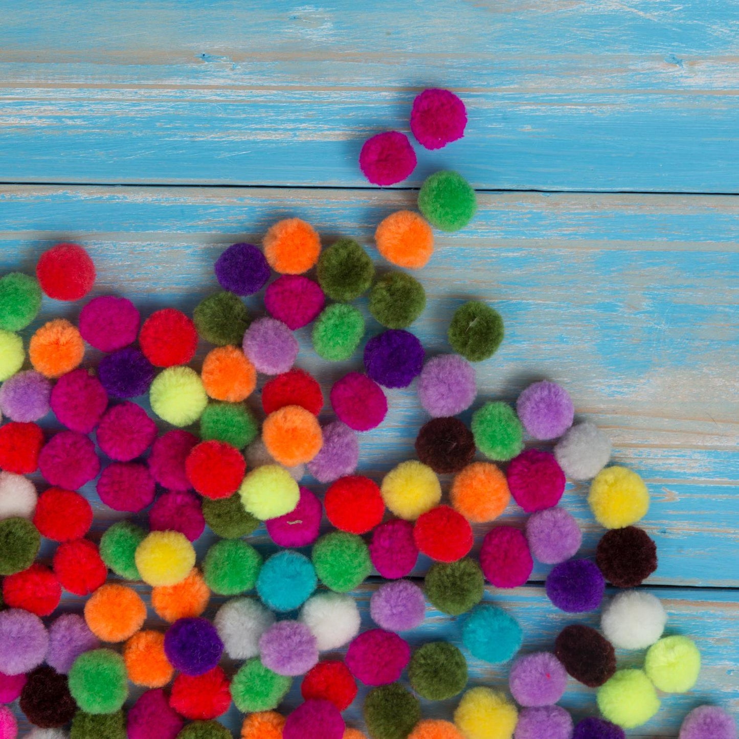 Pompoms, colored, 200 pcs