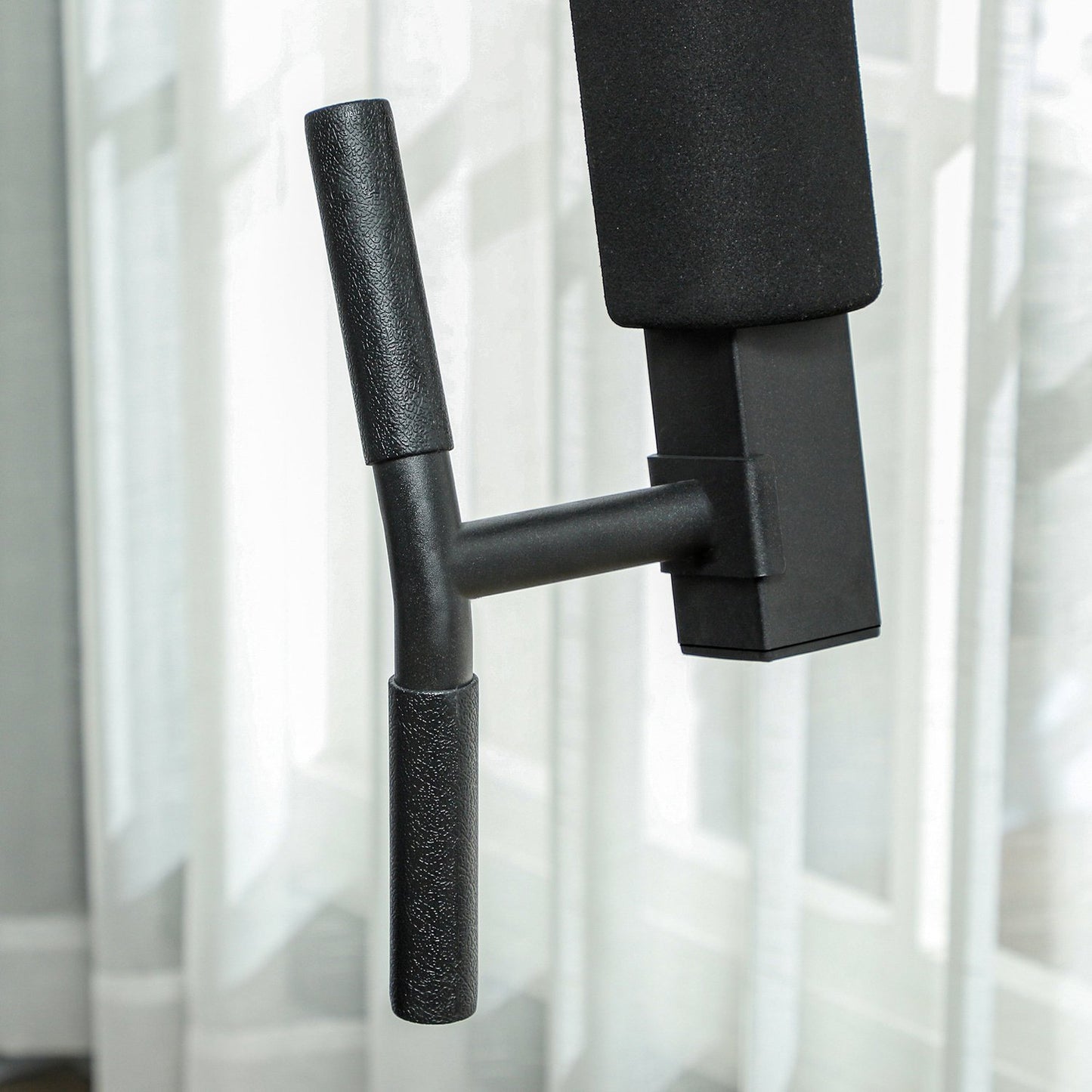 Multifunctional fitness station with leg press and 45 kg weights