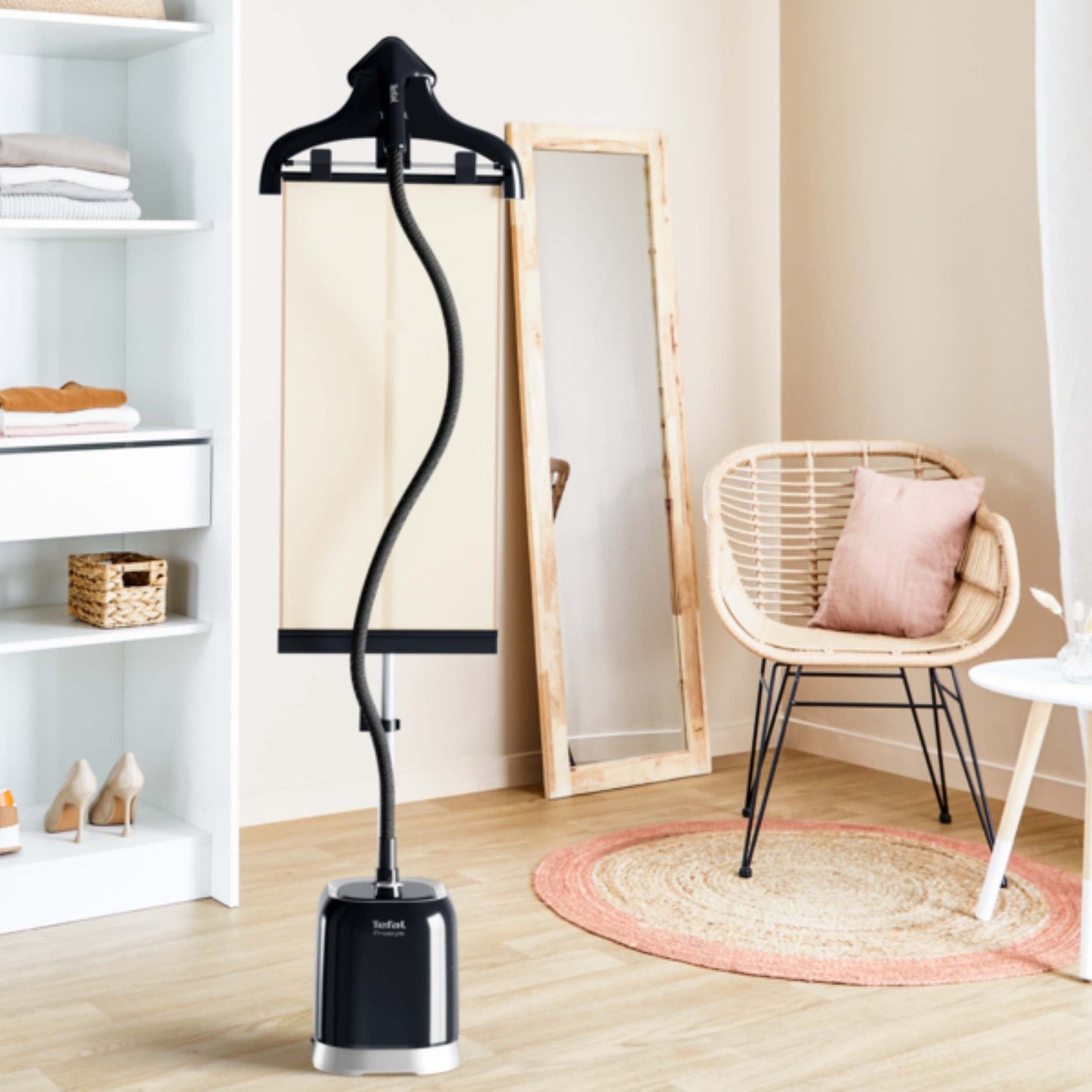 Pro Style Upright Garment Steamer IT3480E1