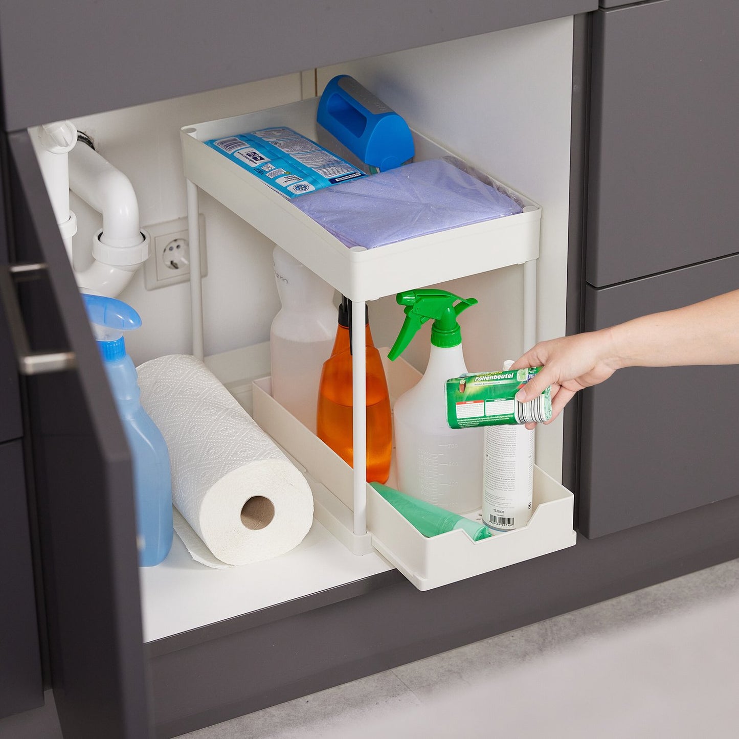 Pull-out shelf under the sink
