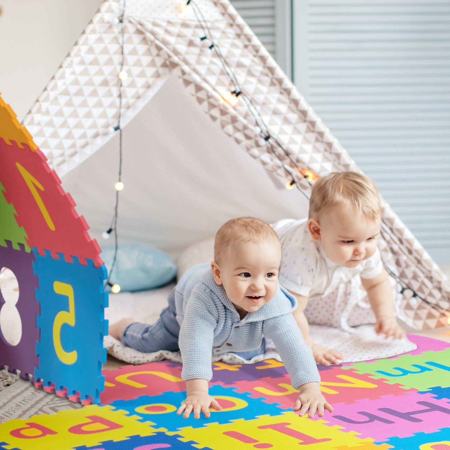 Puzzle mat with ABC and numbers