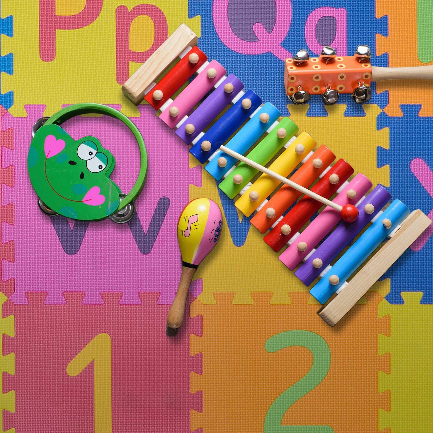 Puzzle mat with ABC and numbers