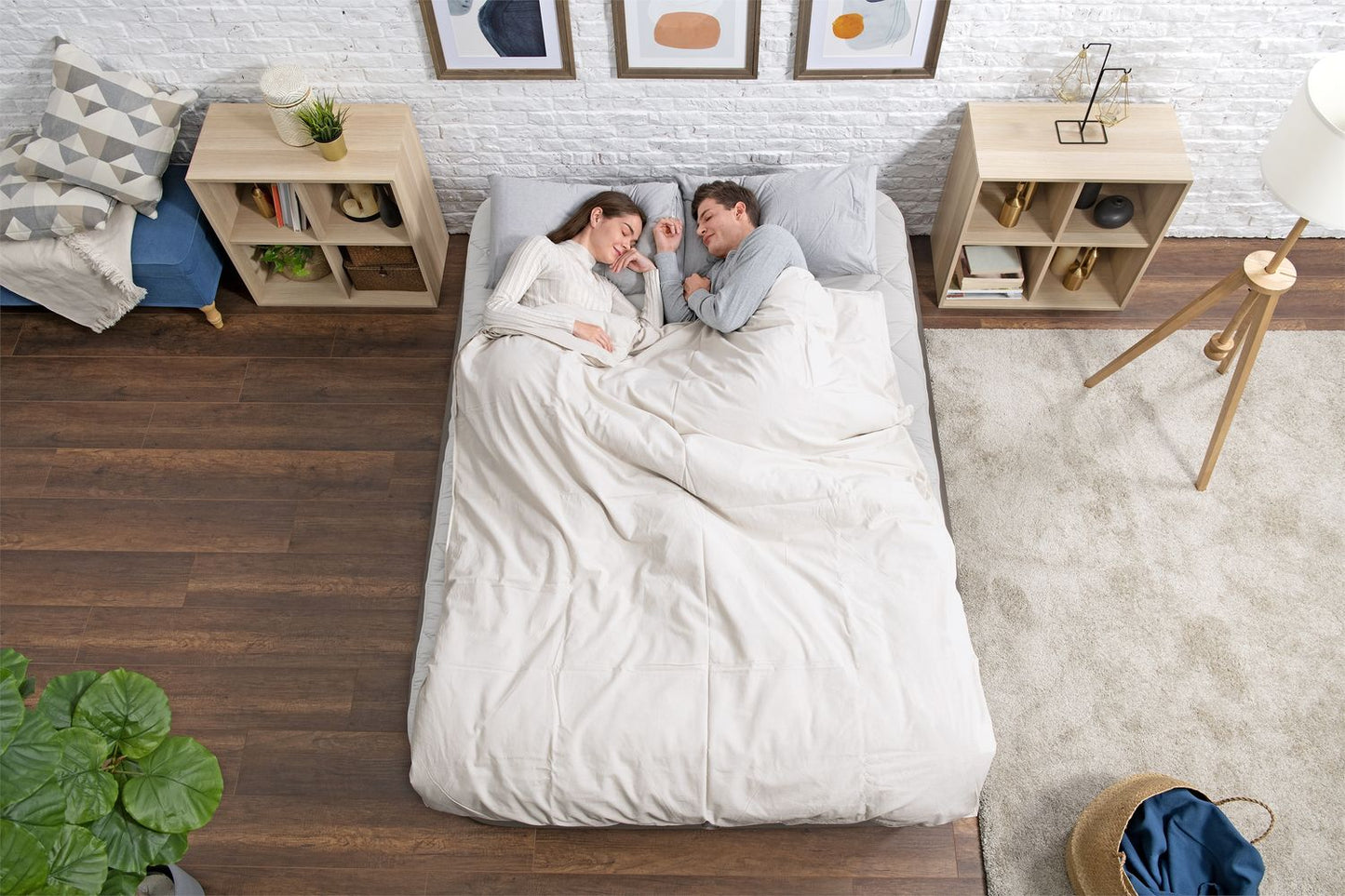 Queen Air Mattress with Built-In Pump, 203x152x51 cm