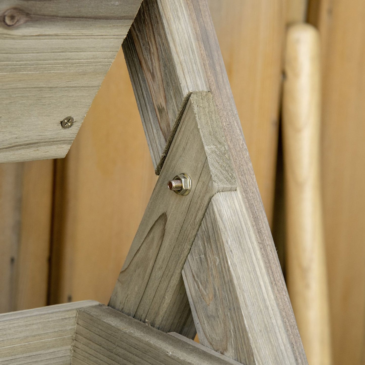 Flower line in wood - 3-story plant stand