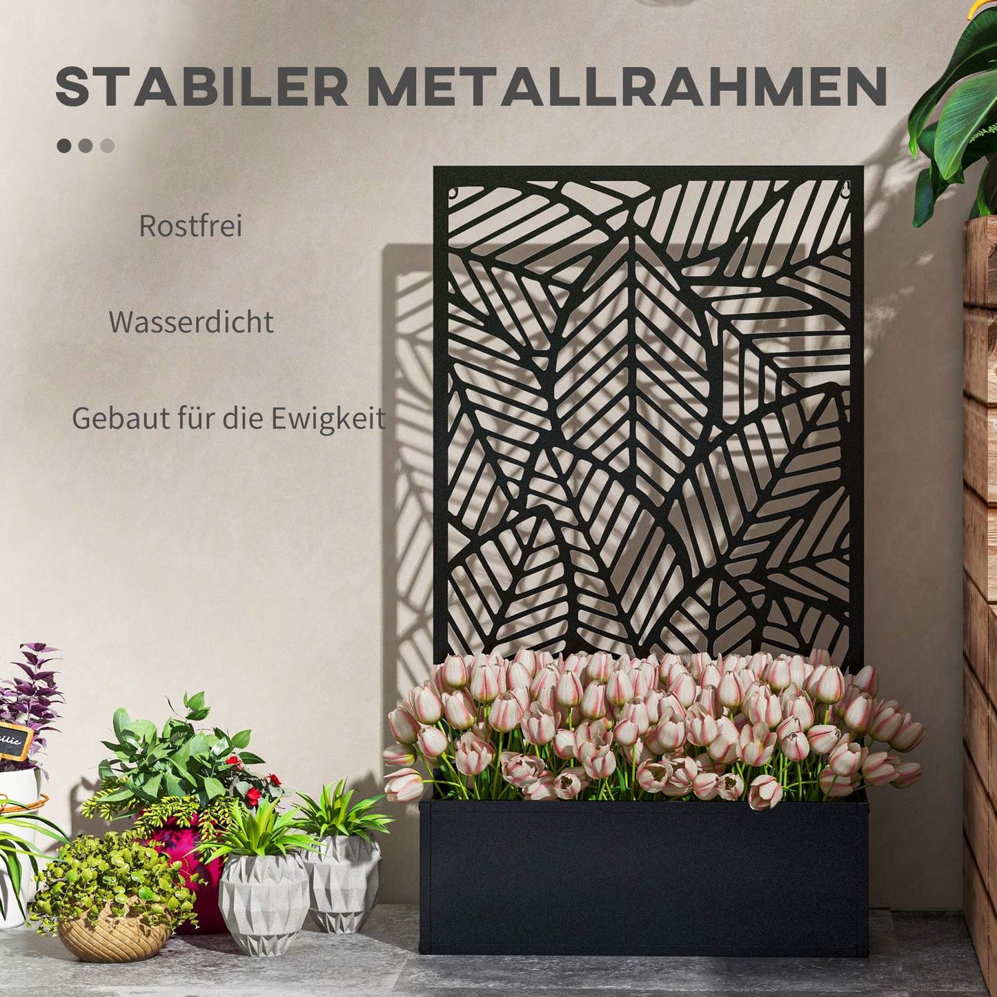 Wall-mounted metal planter with trellis, 61x23x113cm