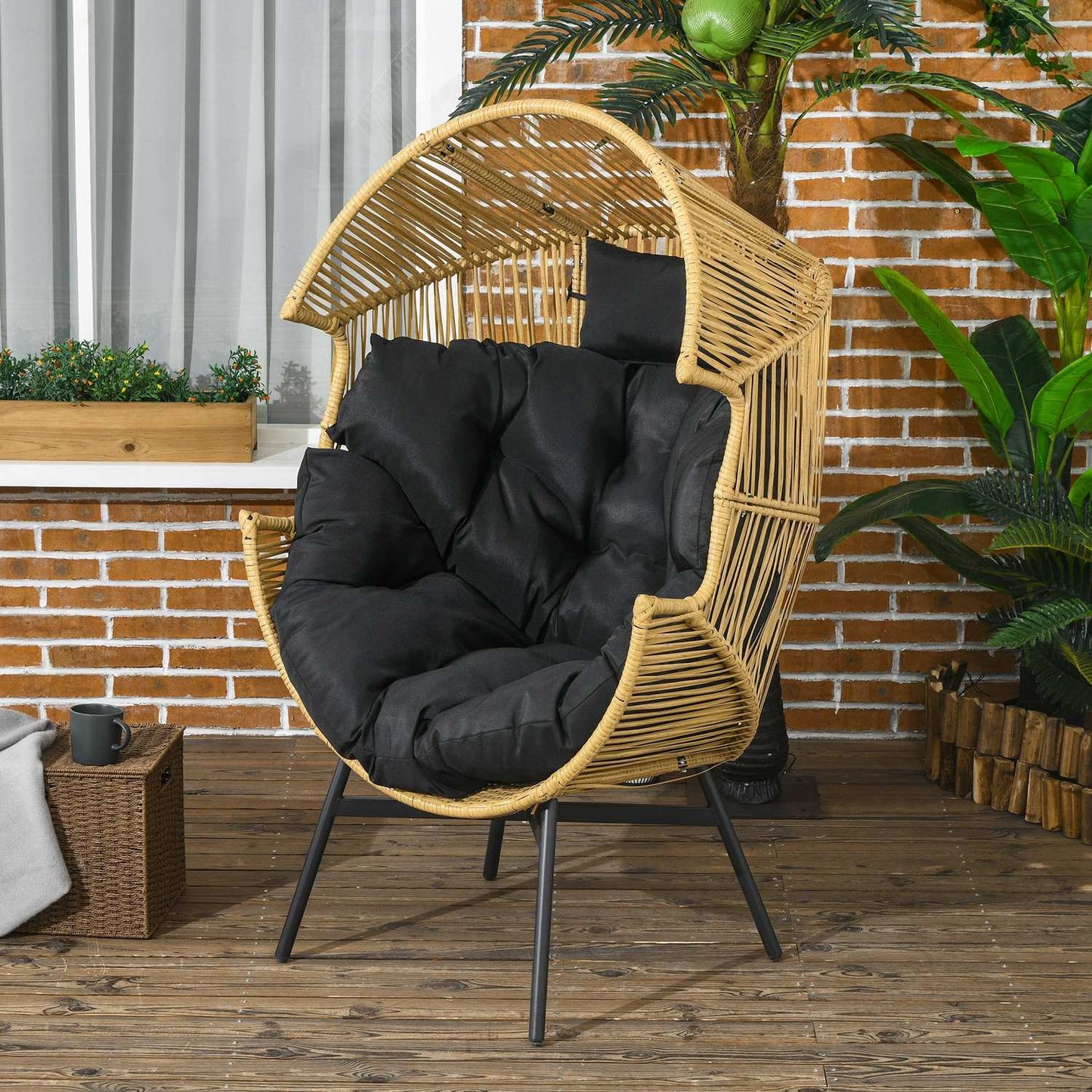 Egg-shaped wicker chair with cushion, capacity 120 kg