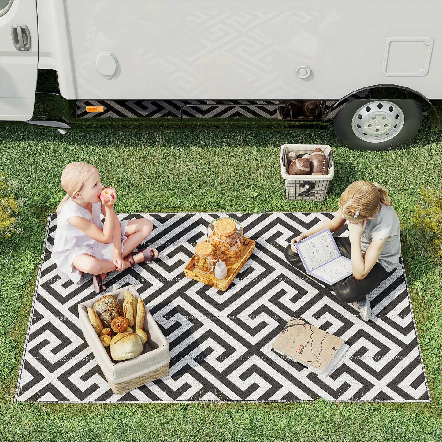 Reversible Outdoor Rug, Durable, Black/White, 121 x 182 cm