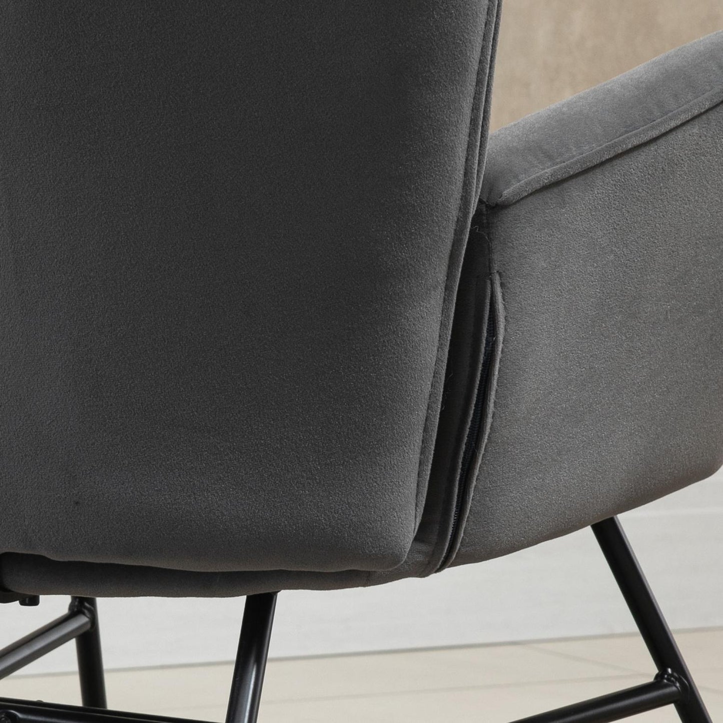 Velvet-like rocking chair, steel frame, padded seat