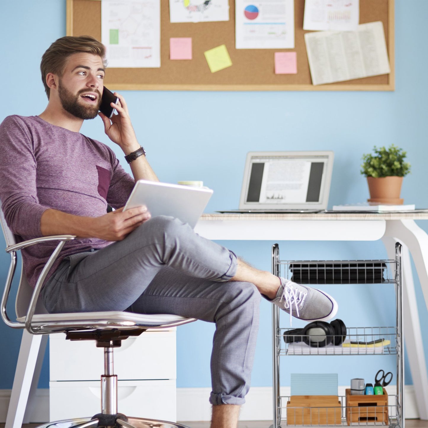 Rolling shelf in metal