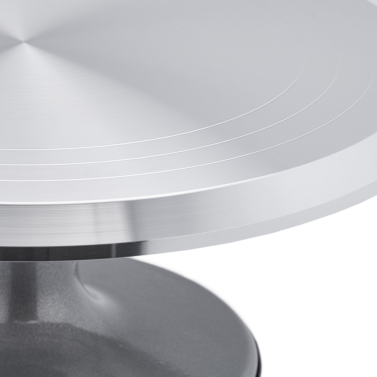 Rotatable aluminum cake tray