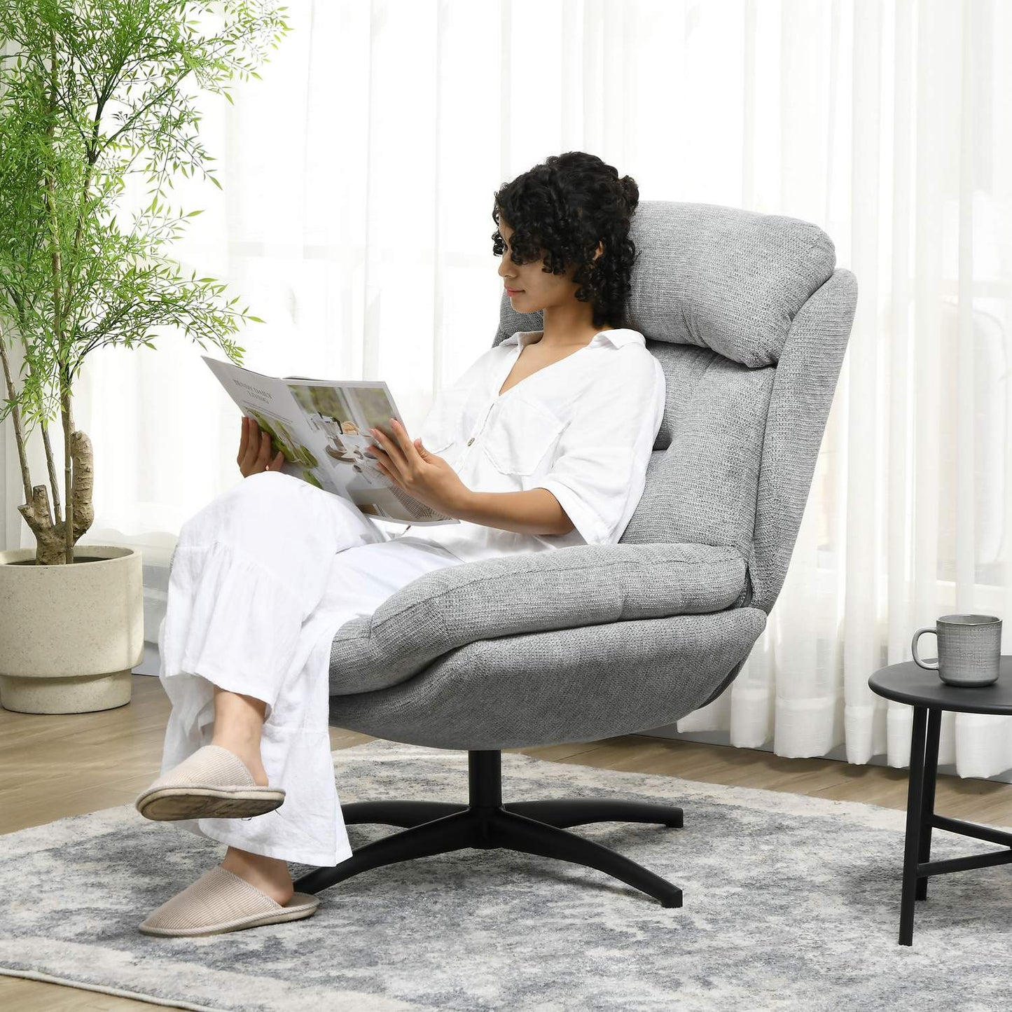Lounge chair with water-repellent chenille, padded armrests