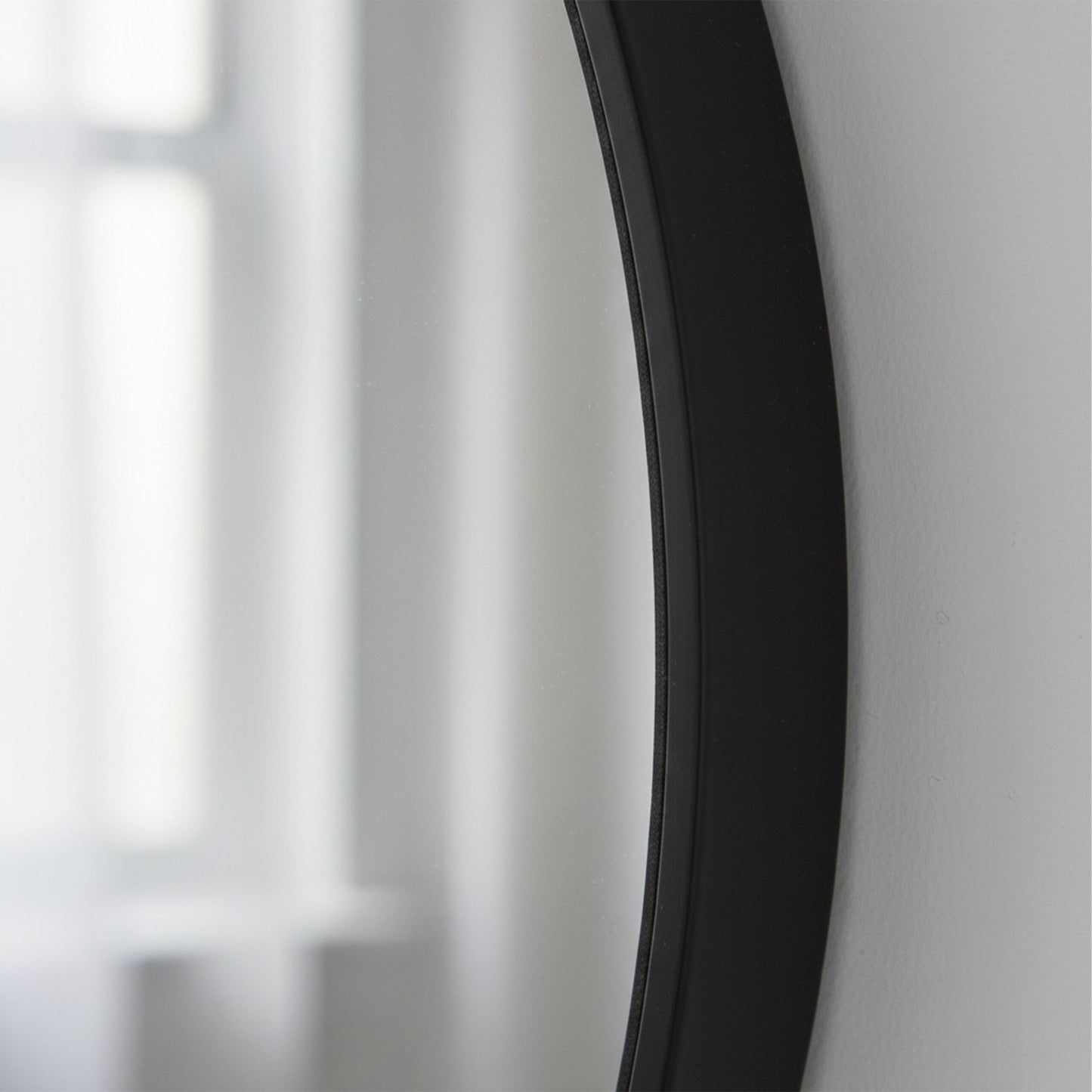 Round Wall Mirror – Metal Frame, Decorative, Versatile