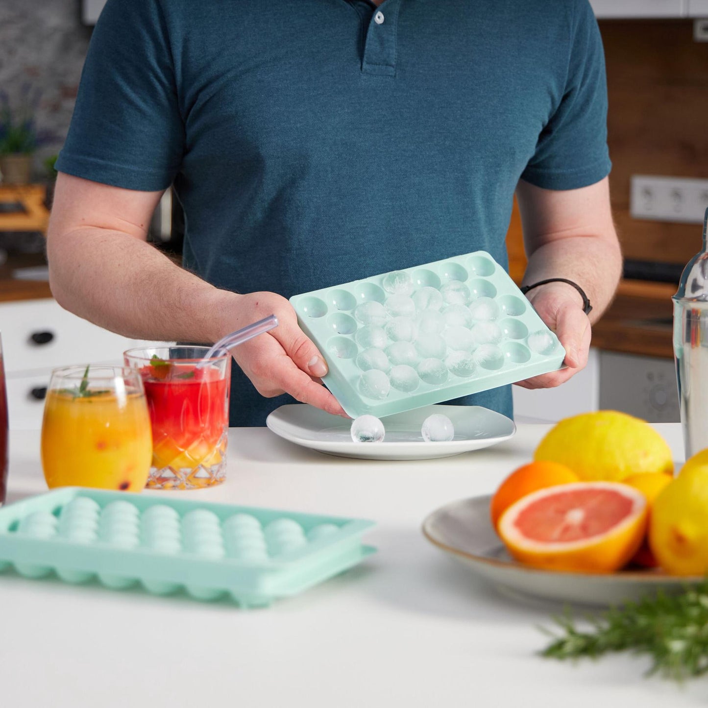 Round ice cube tray set of 4