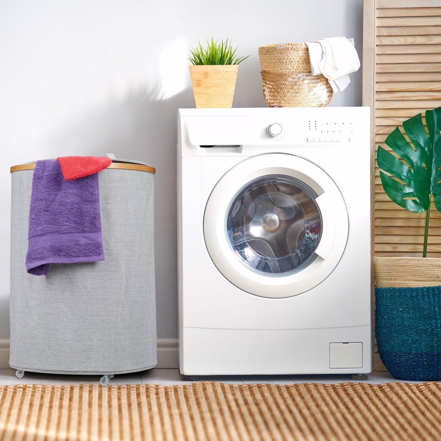 Round laundry basket in fabric and bamboo
