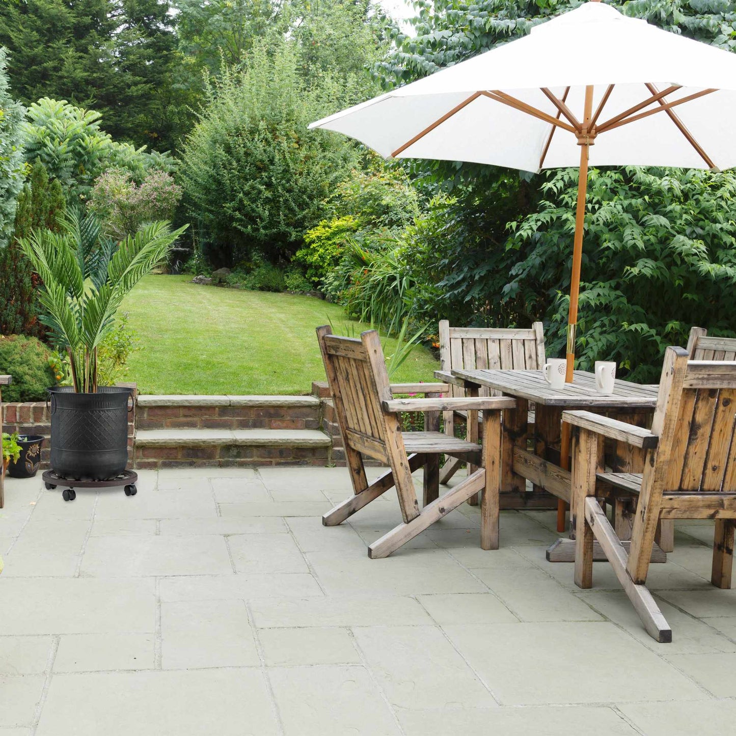 Round rolling plate for potted plants