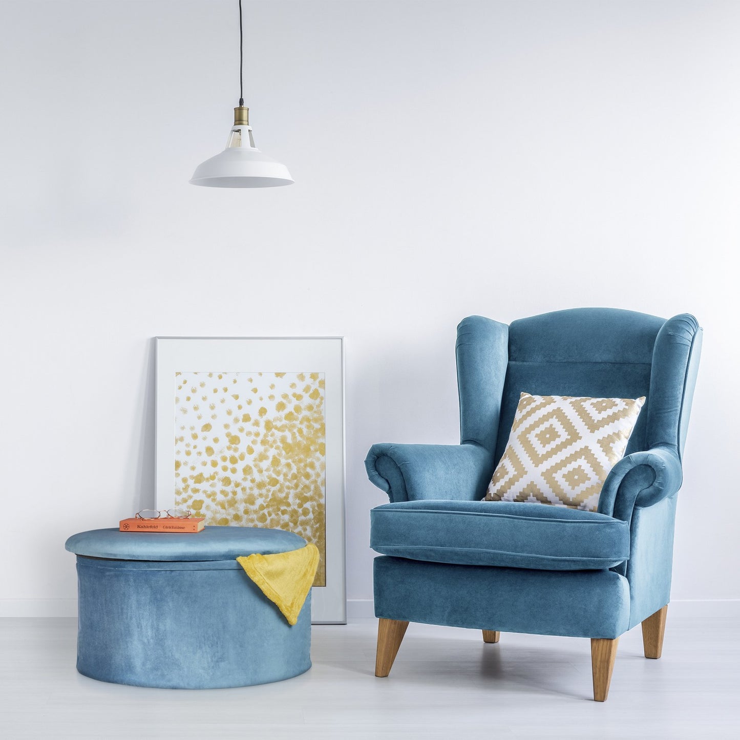 Round stool with storage space