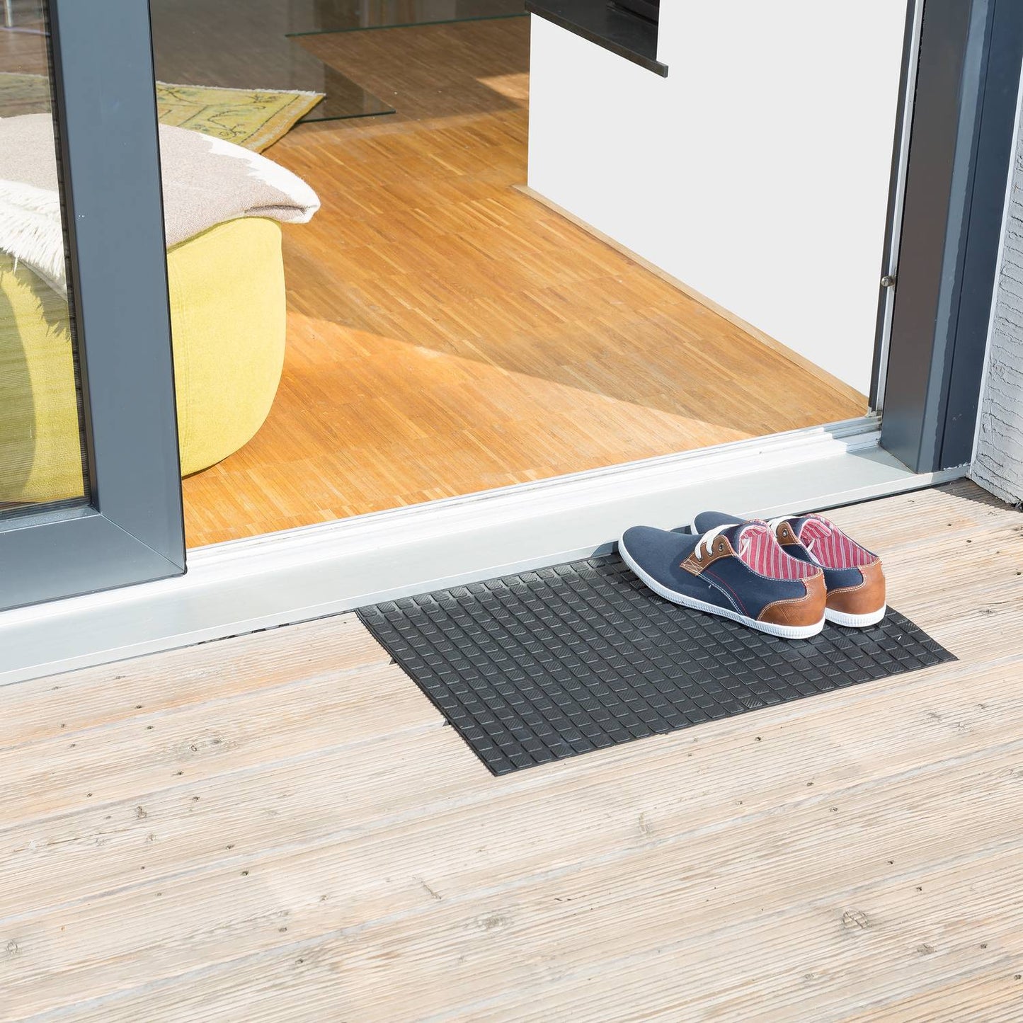 Rubber door mat